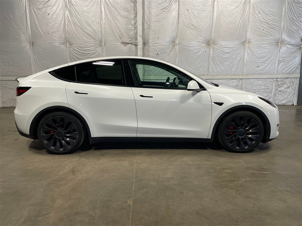 Tesla Model Y AWD, photo 3